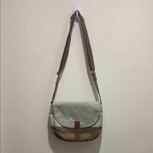 Hedgren Stylish Two-Tone Women’s Crossbody Bag 🌟